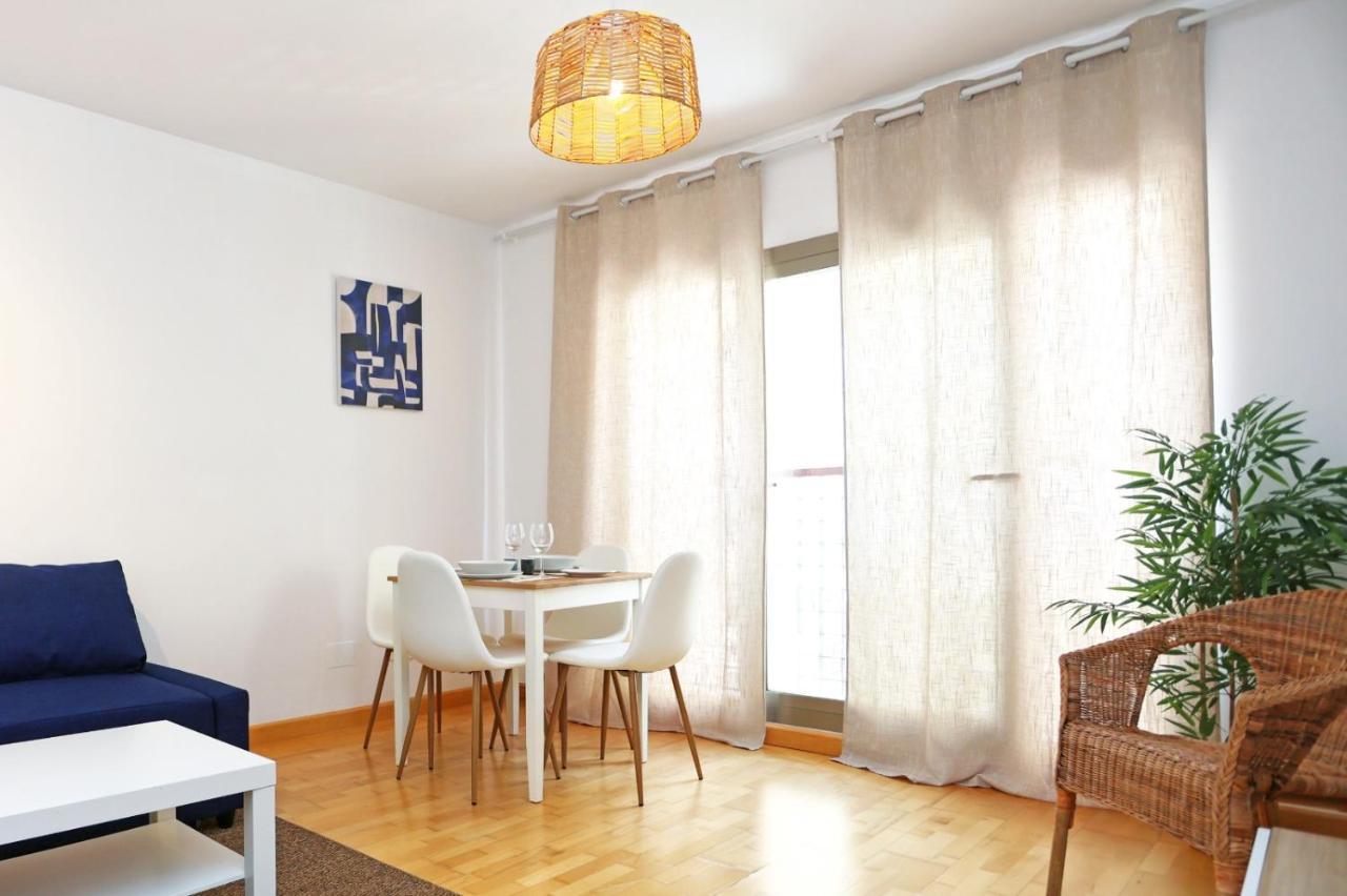 Casa Fenicia - Cosy Apartment With Free Private Parking Málaga Extérieur photo